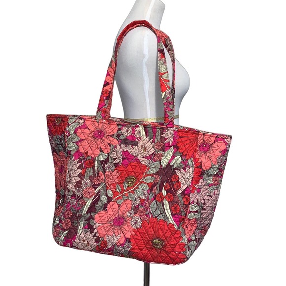 Vera Bradley Handbags - Vera Bradley Bohemian Blooms XL Tote